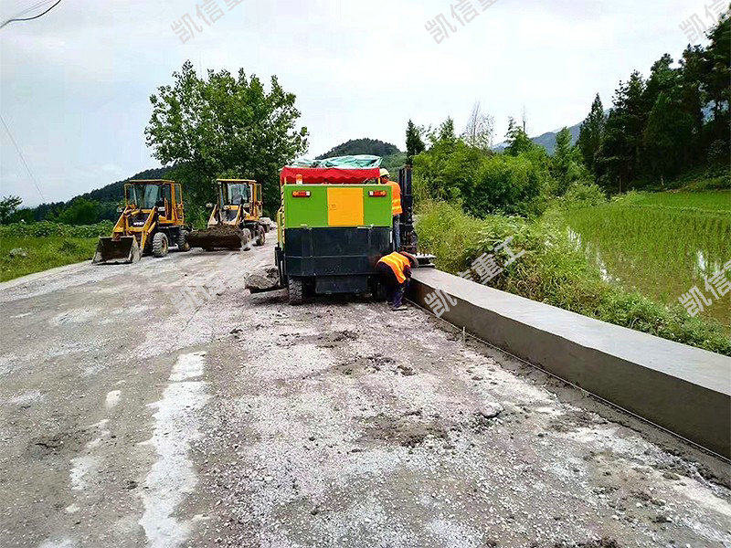 砼護(hù)肩石滑模成型機