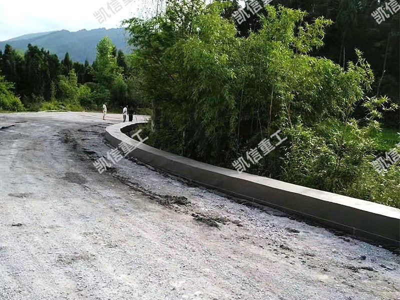 砼護(hù)肩石滑模成型機