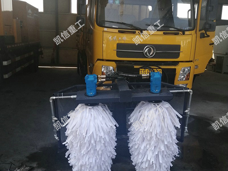 護(hù)欄清洗車(chē)