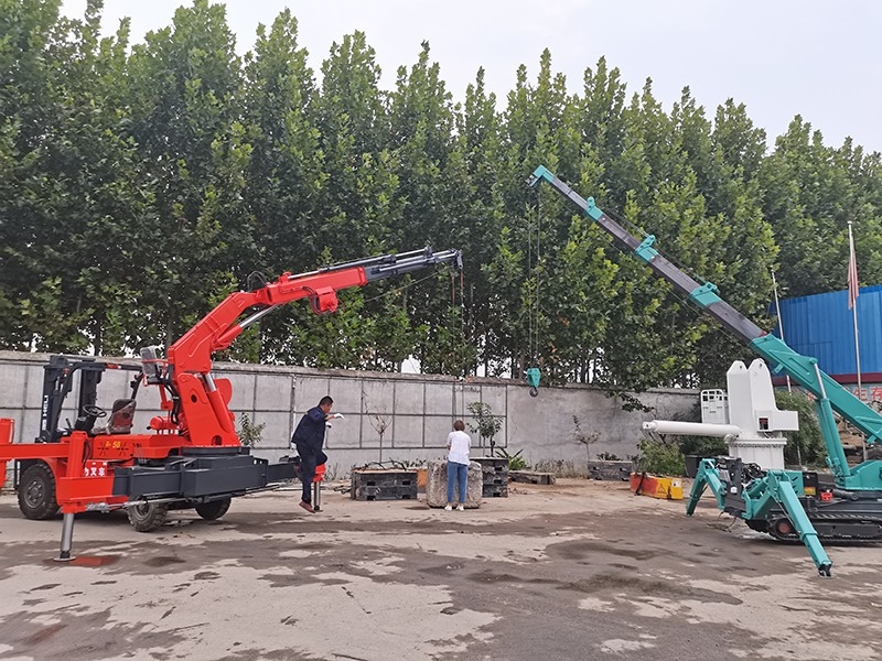 蜘蛛吊車租賃價格是多少?購買一臺履帶式起重機(jī)多少錢？
