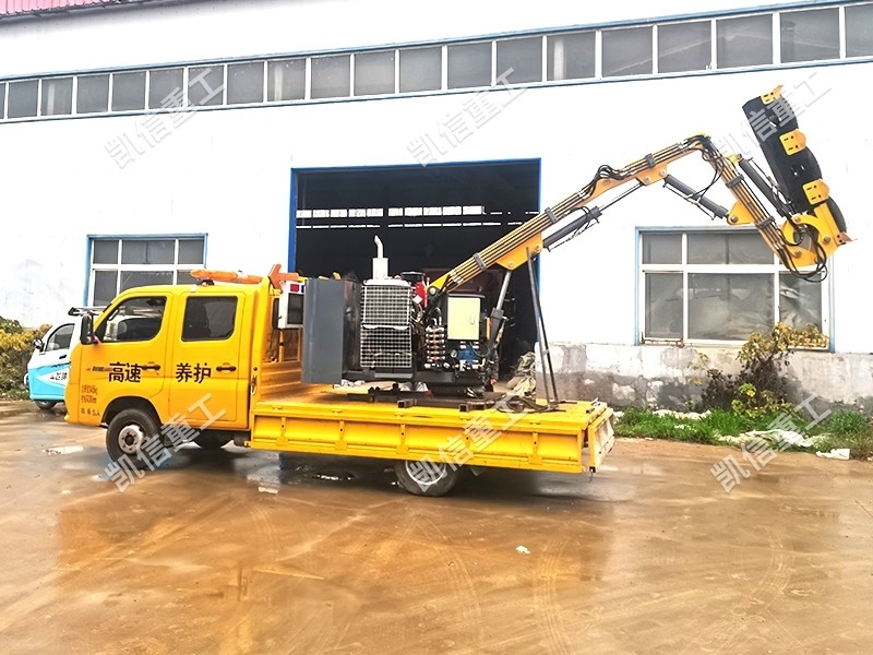 折疊臂綠籬修剪機(jī)